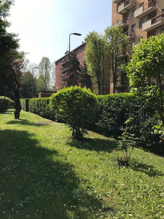 Bright Flat With Shared Garden Appartement Milaan Buitenkant foto