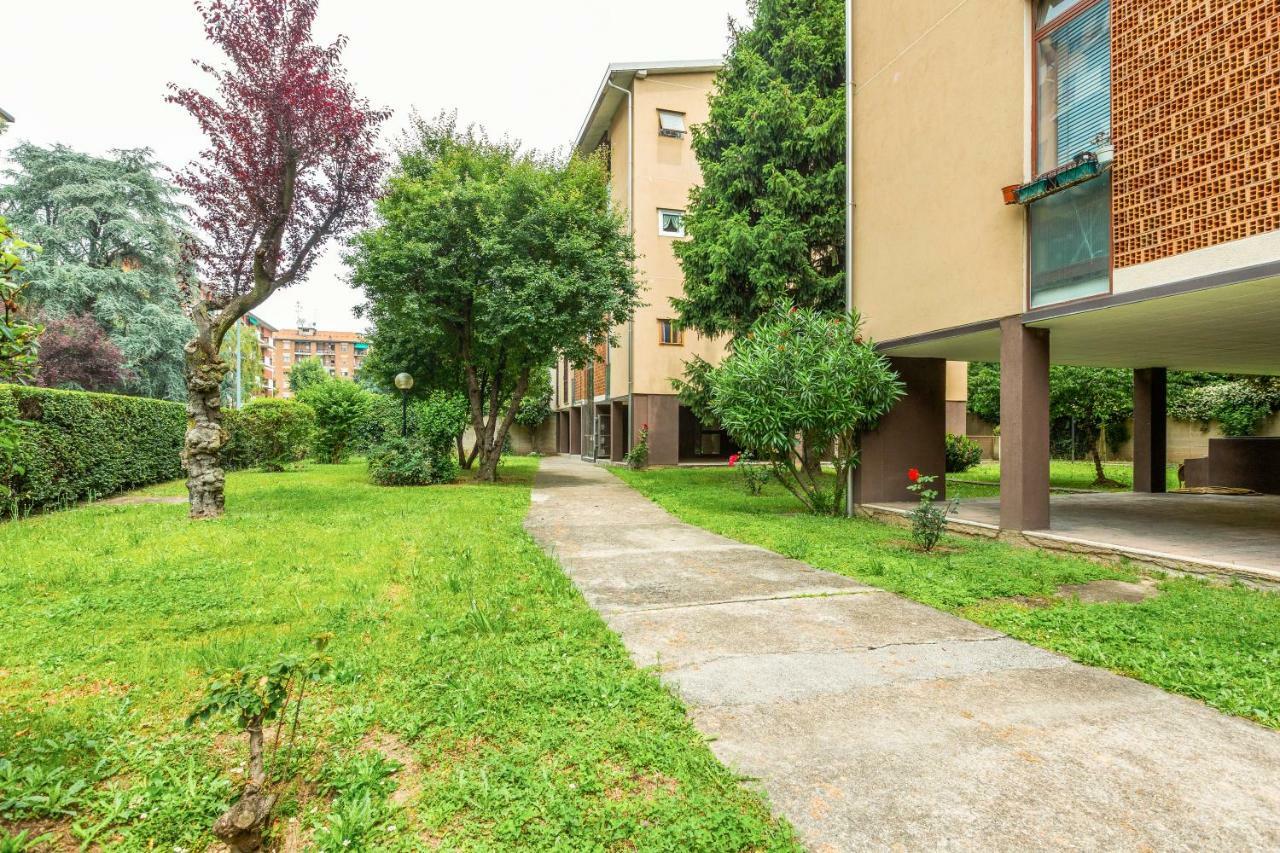 Bright Flat With Shared Garden Appartement Milaan Buitenkant foto